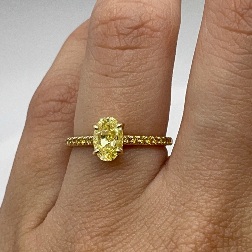 1.00-Carat Oval Natural Diamond Ring in 14k Yellow Gold | Yellow Diamond Pavé